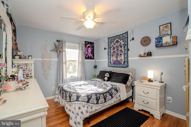 8 KNIGHT DR, Plainsboro, NJ 08536