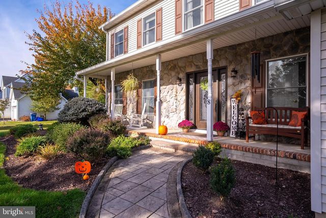 8 KNIGHT DR, Plainsboro, NJ 08536