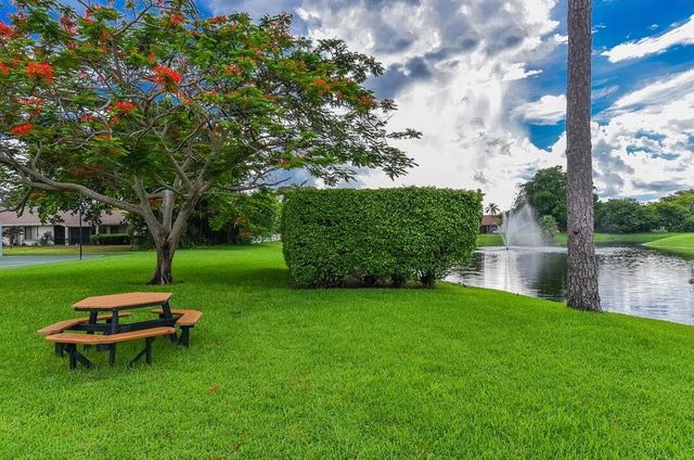 9607 Stones River Parkway, Boca Raton, FL 33428