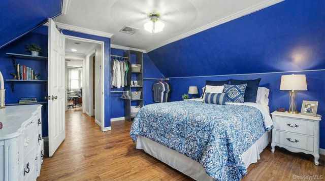 100 Elizabeth Street, Floral Park, NY 11001