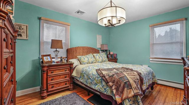 100 Elizabeth Street, Floral Park, NY 11001