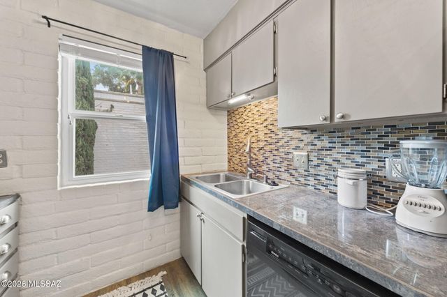 8450 E Old Spanish Trl Apt 213, Tucson, AZ 85710