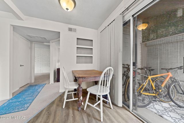 8450 E Old Spanish Trl Apt 213, Tucson, AZ 85710