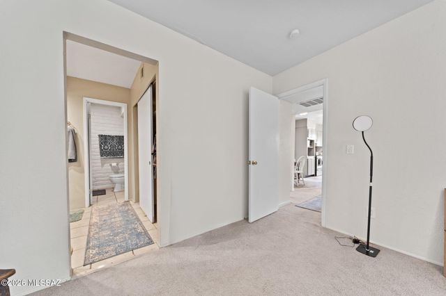 8450 E Old Spanish Trl Apt 213, Tucson, AZ 85710