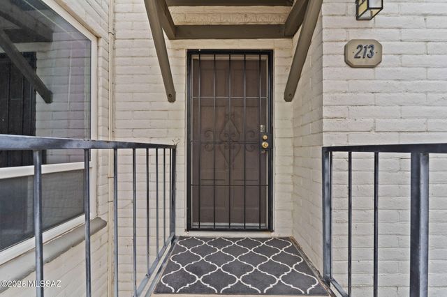 8450 E Old Spanish Trl Apt 213, Tucson, AZ 85710