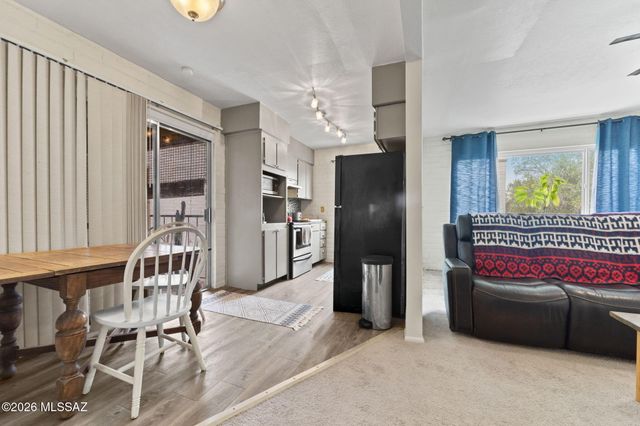 8450 E Old Spanish Trl Apt 213, Tucson, AZ 85710