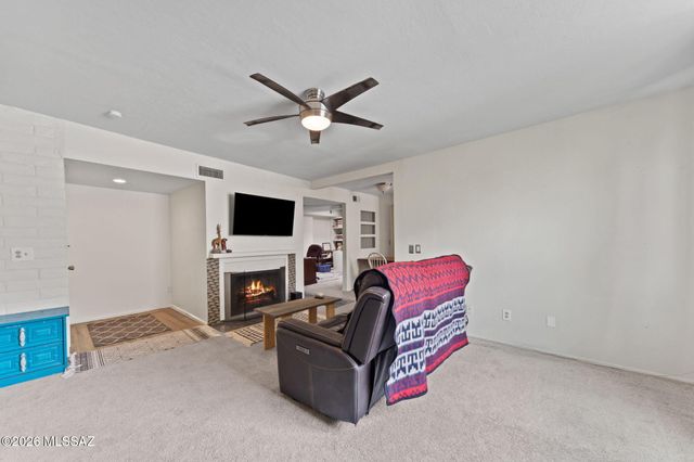 8450 E Old Spanish Trl Apt 213, Tucson, AZ 85710