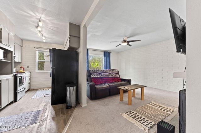 8450 E Old Spanish Trl Apt 213, Tucson, AZ 85710