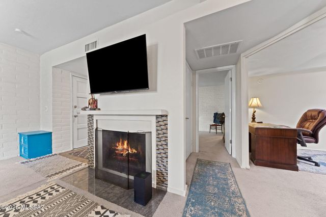 8450 E Old Spanish Trl Apt 213, Tucson, AZ 85710