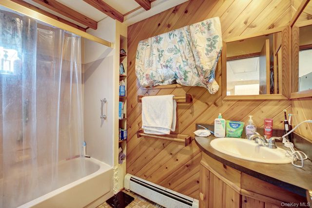 8 evergreen Road, Rocky Point, NY 11778