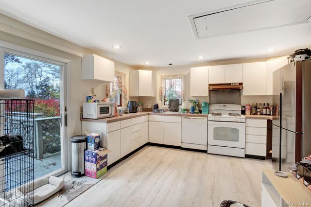 8 evergreen Road, Rocky Point, NY 11778