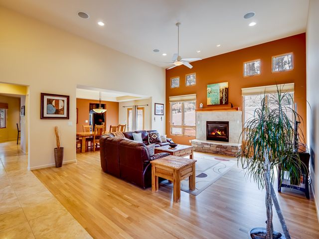 175 Maple Drive, Los Alamos, NM 87544