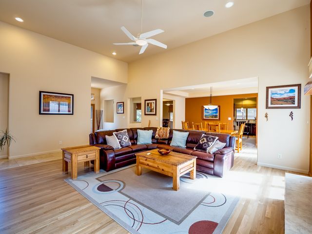 175 Maple Drive, Los Alamos, NM 87544