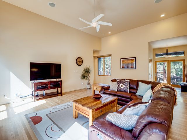 175 Maple Drive, Los Alamos, NM 87544