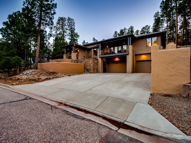 175 Maple Drive, Los Alamos, NM 87544