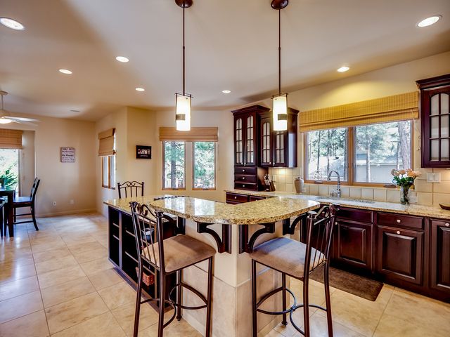 175 Maple Drive, Los Alamos, NM 87544