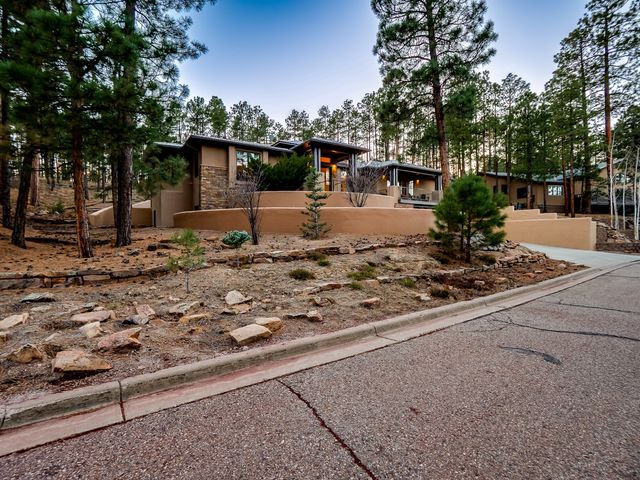 175 Maple Drive, Los Alamos, NM 87544