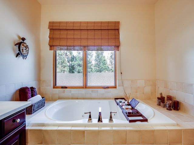 175 Maple Drive, Los Alamos, NM 87544