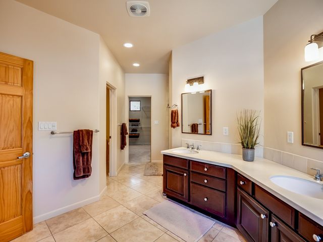 175 Maple Drive, Los Alamos, NM 87544