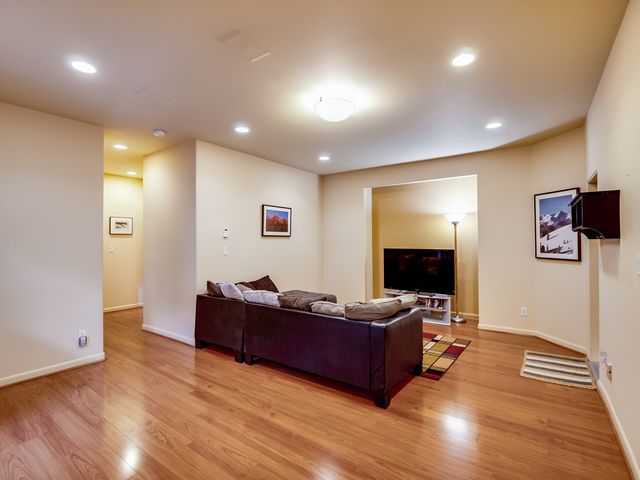 175 Maple Drive, Los Alamos, NM 87544