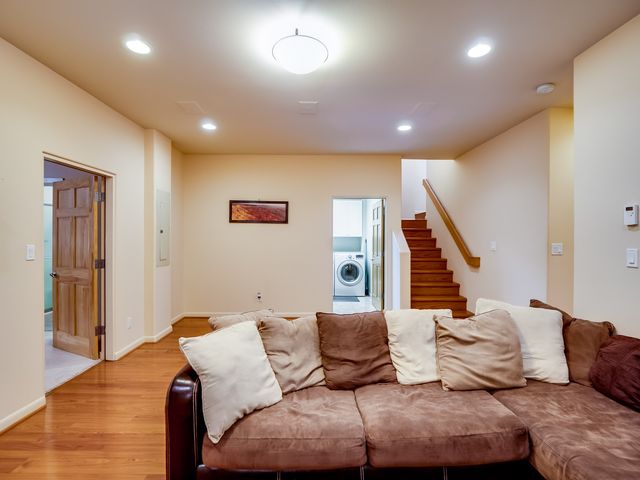 175 Maple Drive, Los Alamos, NM 87544