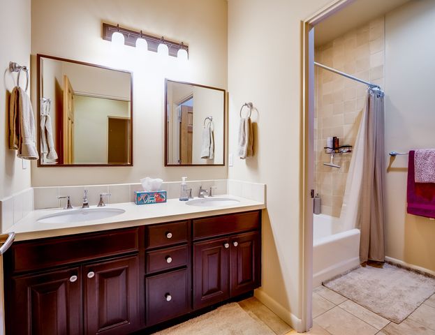 175 Maple Drive, Los Alamos, NM 87544