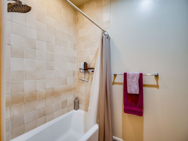 175 Maple Drive, Los Alamos, NM 87544