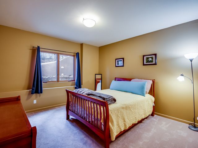 175 Maple Drive, Los Alamos, NM 87544