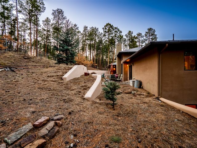 175 Maple Drive, Los Alamos, NM 87544