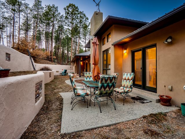 175 Maple Drive, Los Alamos, NM 87544