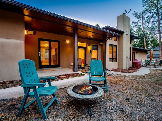 175 Maple Drive, Los Alamos, NM 87544