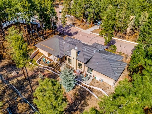 175 Maple Drive, Los Alamos, NM 87544