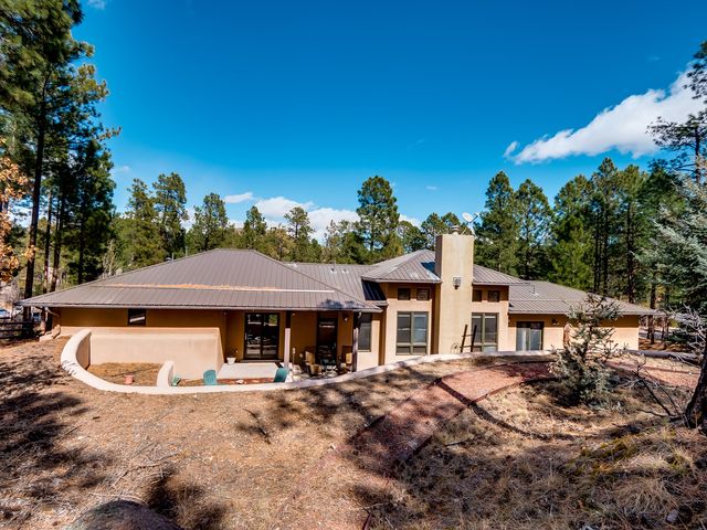 175 Maple Drive, Los Alamos, NM 87544