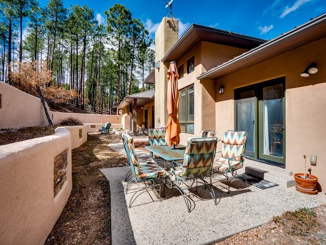 175 Maple Drive, Los Alamos, NM 87544