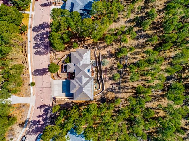 175 Maple Drive, Los Alamos, NM 87544