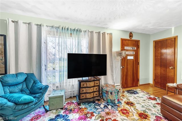 67 Valencia Drive, Cuyahoga Falls, OH 44223