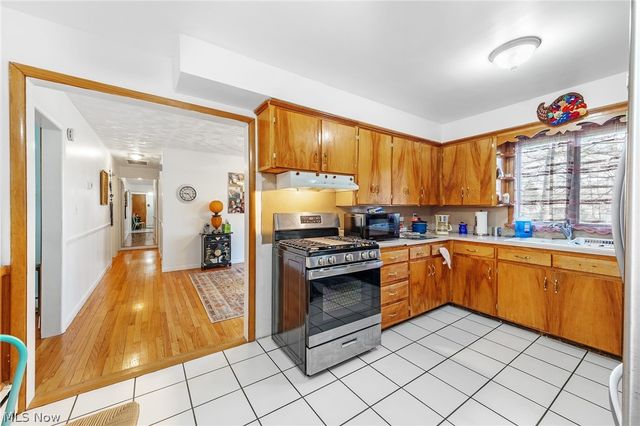 67 Valencia Drive, Cuyahoga Falls, OH 44223