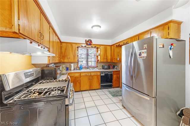 67 Valencia Drive, Cuyahoga Falls, OH 44223