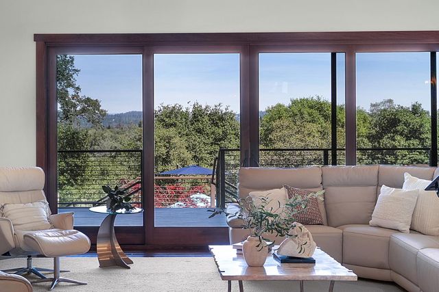 10165 Coyote Ridge Ct, Auburn, CA 95602