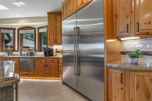 10165 Coyote Ridge Ct, Auburn, CA 95602