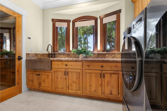 10165 Coyote Ridge Ct, Auburn, CA 95602