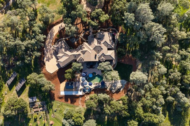 10165 Coyote Ridge Ct, Auburn, CA 95602