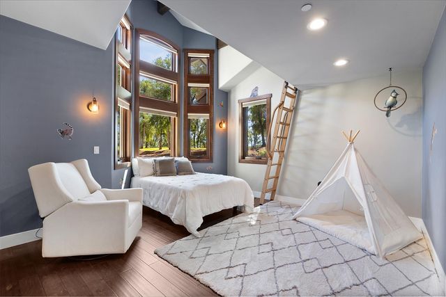 10165 Coyote Ridge Ct, Auburn, CA 95602