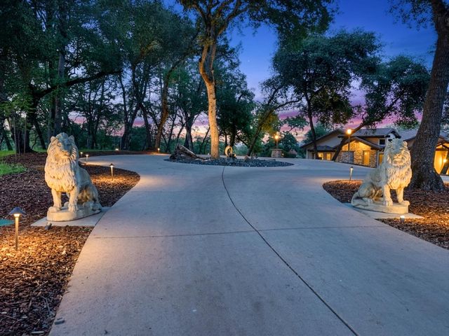 10165 Coyote Ridge Ct, Auburn, CA 95602