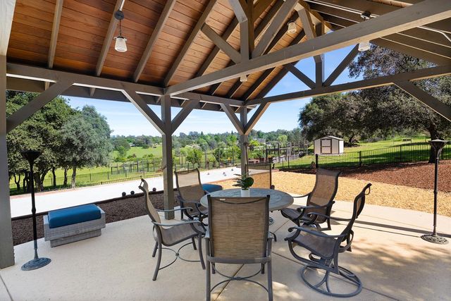 10165 Coyote Ridge Ct, Auburn, CA 95602