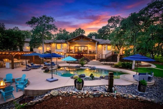 10165 Coyote Ridge Ct, Auburn, CA 95602