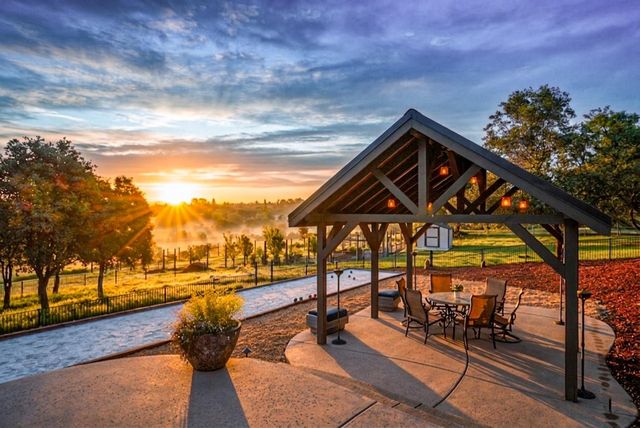 10165 Coyote Ridge Ct, Auburn, CA 95602