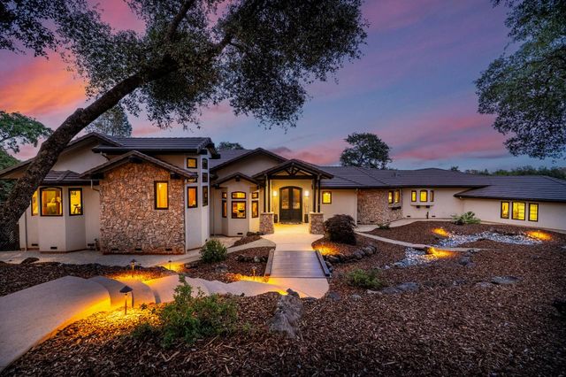 10165 Coyote Ridge Ct, Auburn, CA 95602