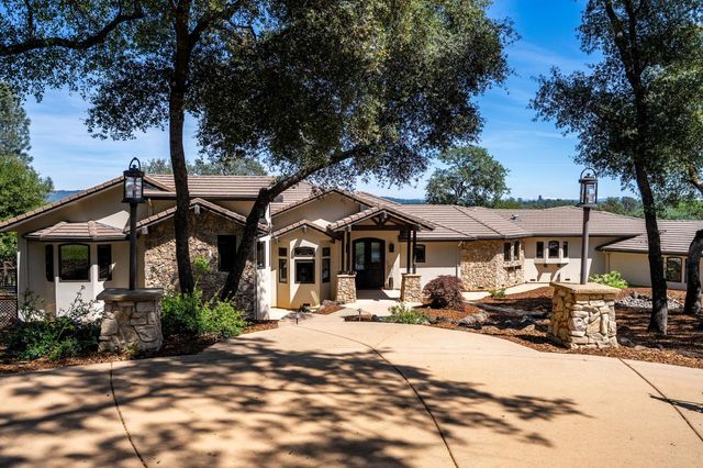 10165 Coyote Ridge Ct, Auburn, CA 95602