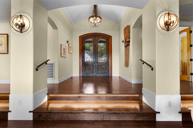 10165 Coyote Ridge Ct, Auburn, CA 95602